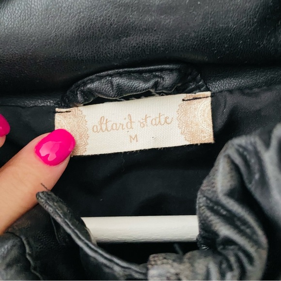 Altar'd State Zip Up Puff Jacket Black Sz Medium - Picture 7 of 10